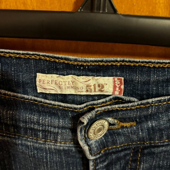 Levi’s Perfectly Slimming Bootcut 512 Jeans Size 6M - Picture 9 of 16
